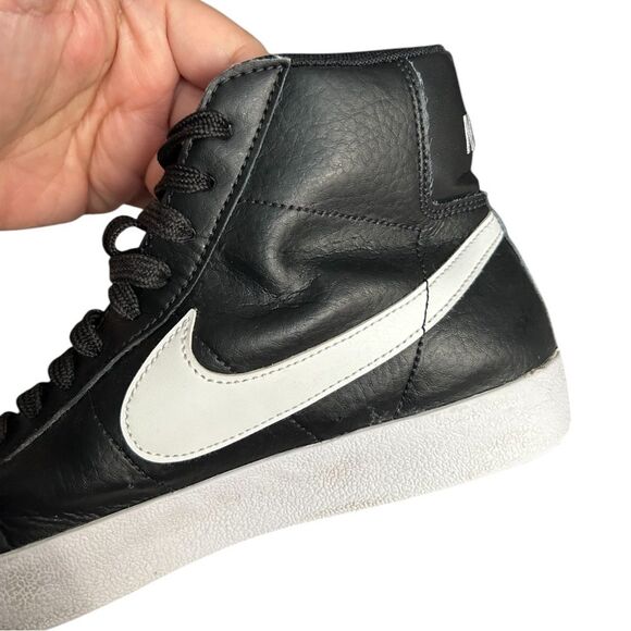 Nike Blazer 77 Black & White Sneakers Size 7Y - Picture 15 of 16